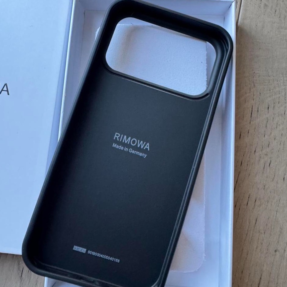 Rimowa iPhone case Aluminum iPhone 17 pro max black - Picture 3 of 6